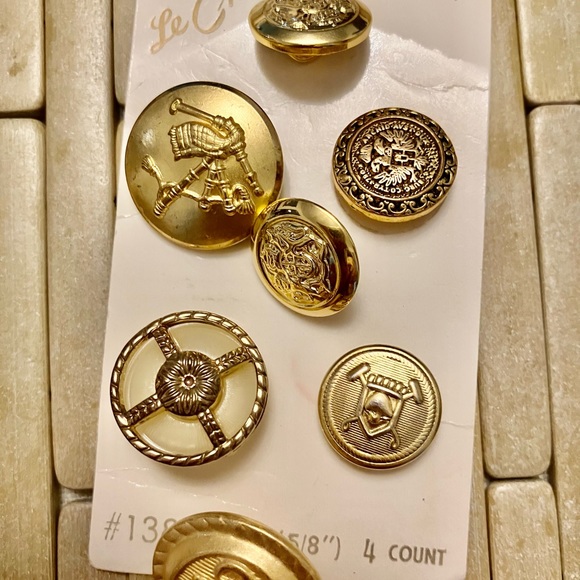 VINTAGE BUTTONS UNIQUE SETS & SINGLES METALLIC ENAMELED INSIGNIA MILITARY - Picture 2 of 10